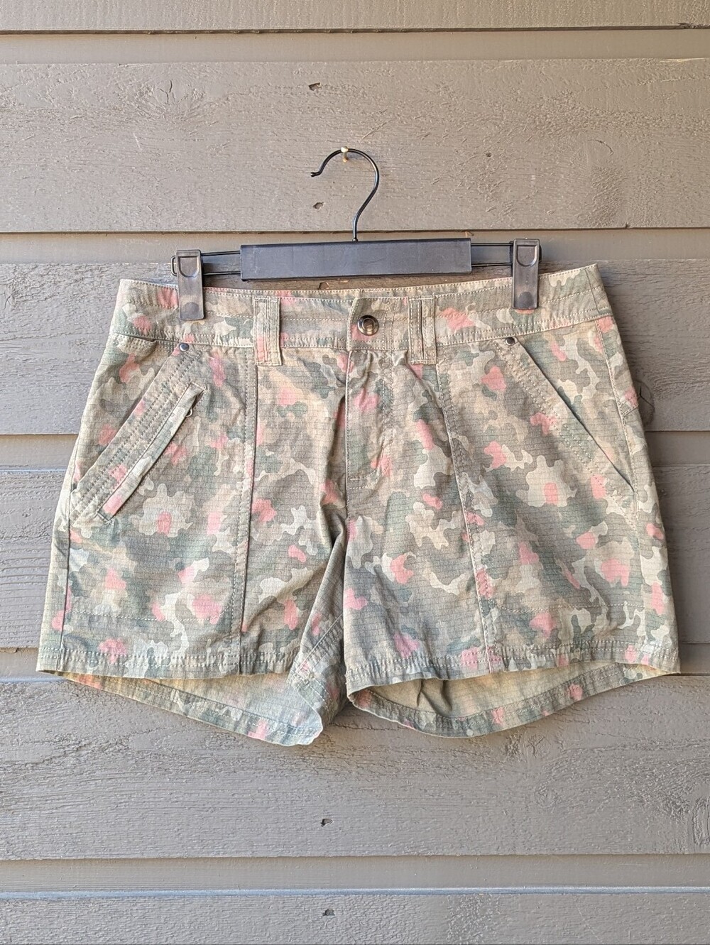 Title Nine Big B Women's Hiking Shorts Wailea Camo Size 4 Ripstop